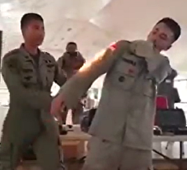 آموزش خاموش کردن آتش از روی لباس + فیلم