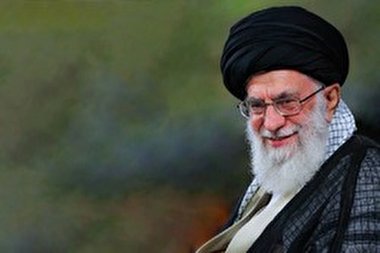 فیلمی از دعای رهبر انقلاب برای جوانان مجرد در ۱۴ سال پیش