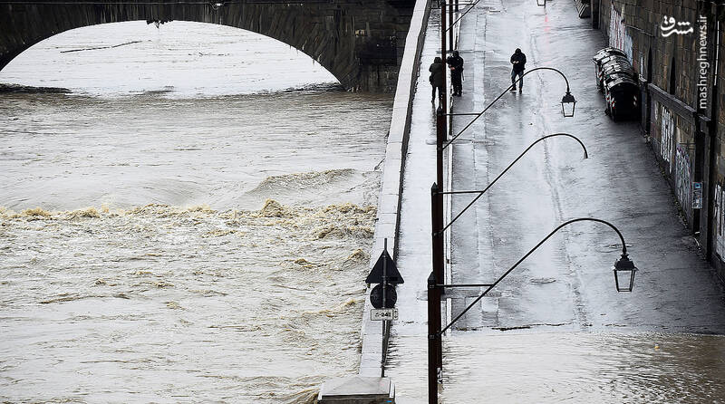 ریزش پل هوایی ۳۰ متری در اتوبان ایتالیا