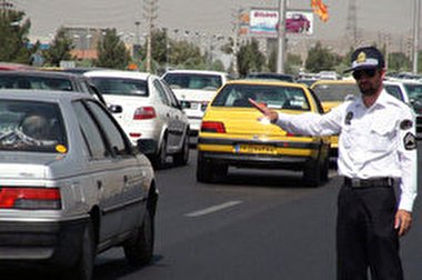 واکنش جالب پلیس به راننده ای که ته سیگارش را روی زمین انداخت + فیلم