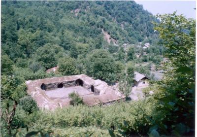 کاروانسرای تی تی در کجا قرار دارد؟