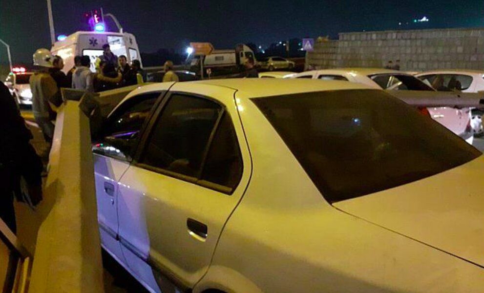 نیسان وانت دکل دوربین کنترل سرعت را از جا کند