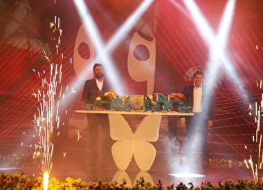 خوانندگی محمد علیزاده در میان کادر درمان بیمارستان امیر اعلم + فیلم