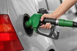 چرا نباید باک بنزین را کاملا پر کرد؟