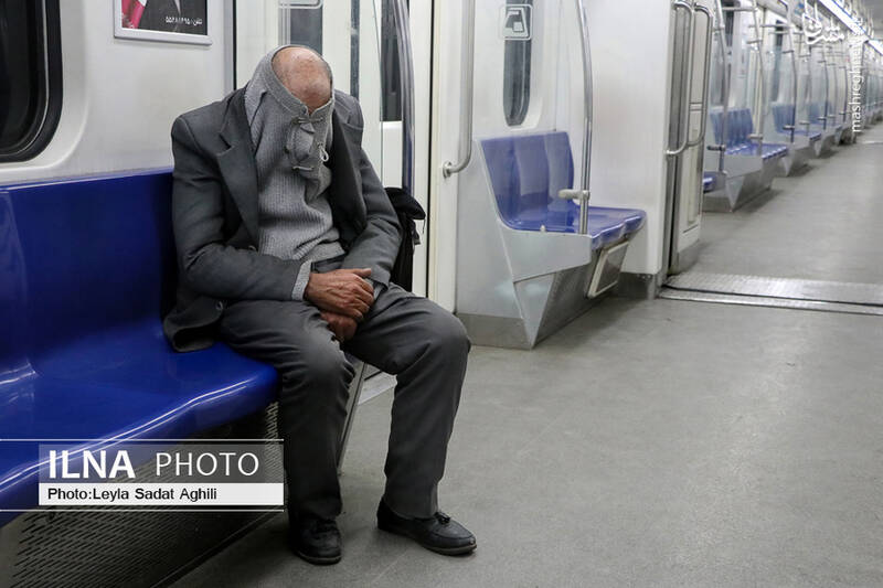 شیوه خاص مقابله با کرونا در مترو تهران! + عکس