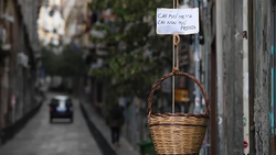 سبد مهربانی برای نیازمندان کرونایی در ایتالیا + فیلم