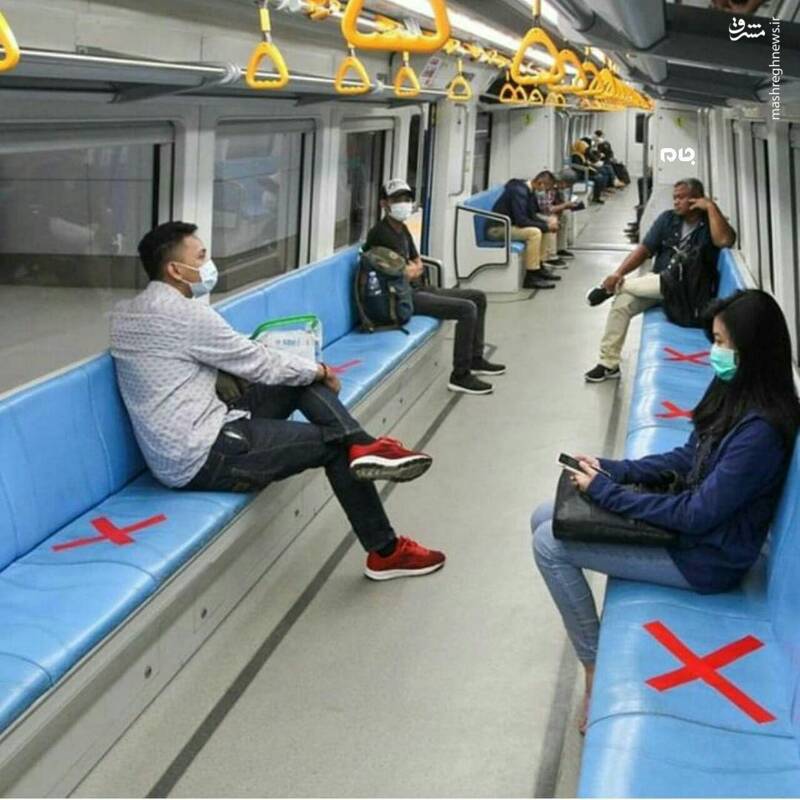اقدام جالب اندونزی برای عدم شیوع کرونا در مترو + عکس
