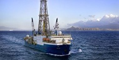 کشف میکروب زنده در عمق ۸۰۰ متری اقیانوس