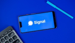 سیگنال چه بود و چرا سیگنال از فروشگاه‌های اپلیکیشن ایرانی حذف شد؟