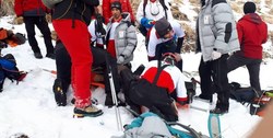 لحظه نجات کوهنوردان از زیر بهمن توچال تهران +فیلم