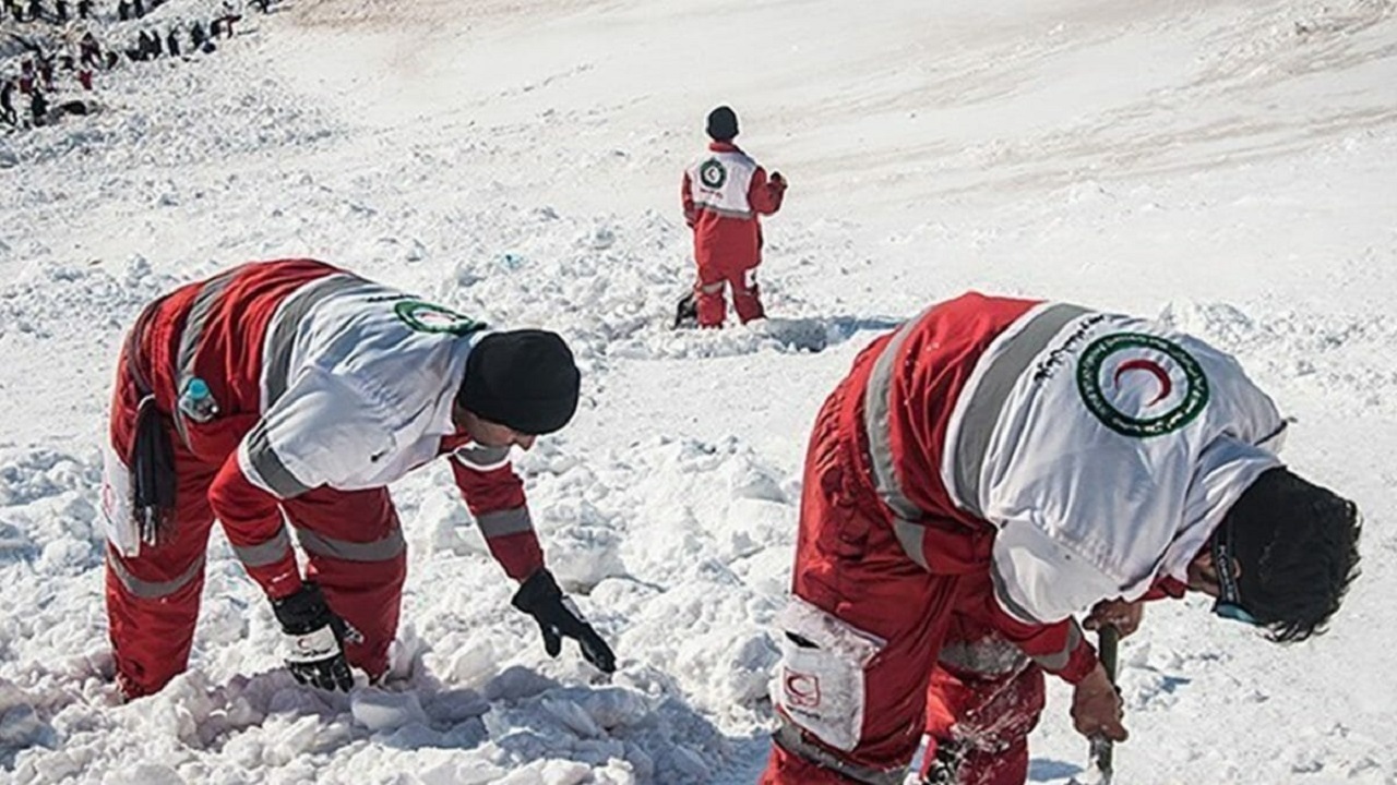 نجات کوهنوردان در برف