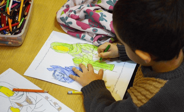 نقاشی کشیدن کودک