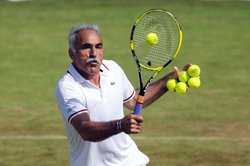 تکنیک دیدنی تنیس باز ایرانی که دست رد به سینه ترامپ زد +فیلم