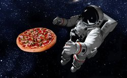فضانوردان چگونه پیتزا درست می‌کنند؟ + فیلم