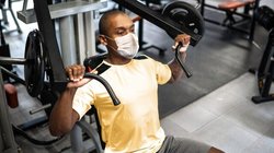 ماسک زدن هنگام ورزش سنگین، توانایی تمرین را کاهش نمی‌دهد