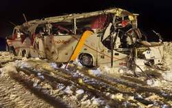 واژگونی اتوبوس فوتسالیست‌ها در جاده چالوس +فیلم و عکس