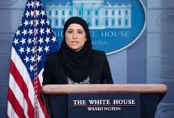 اولین حضور رسانه ای زن مسلمان عضو کابینه جو بایدن !+ فیلم