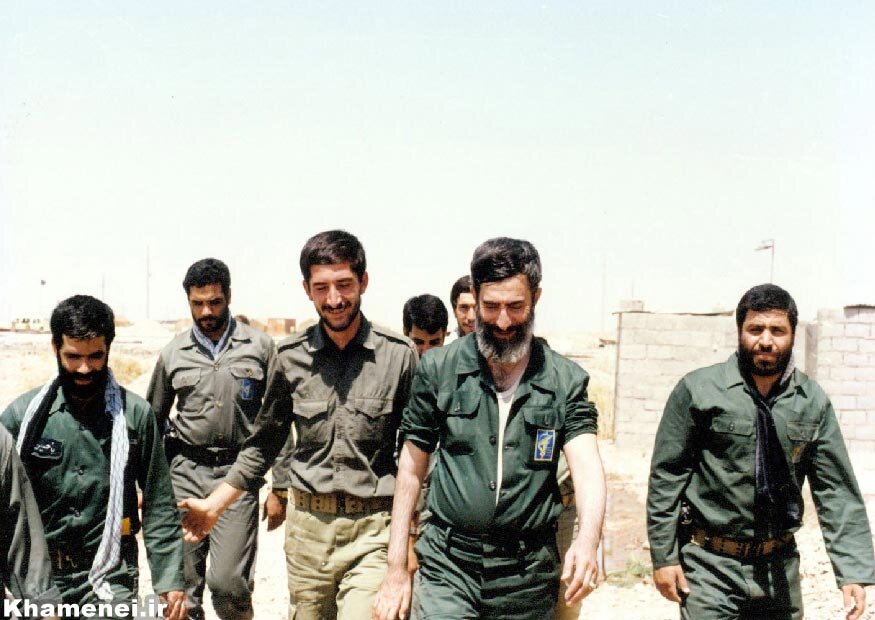 تصویر کمتردیده شده از رهبر انقلاب در پوششی متفاوت