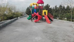آماده سازی زمین بازی کودکان در چهار بوستان شمال شرق تهران