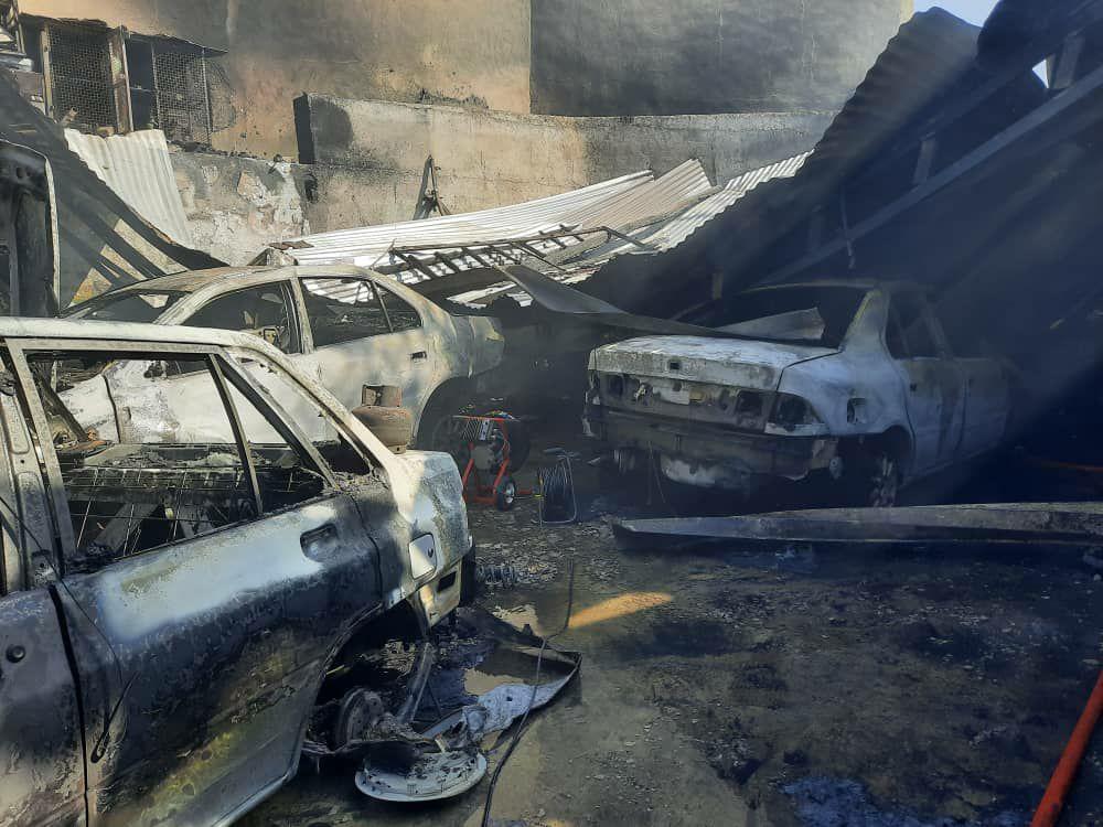 آتش سوزی تعمیرگاه خودرو در غرب به شرق بزرگراه همت