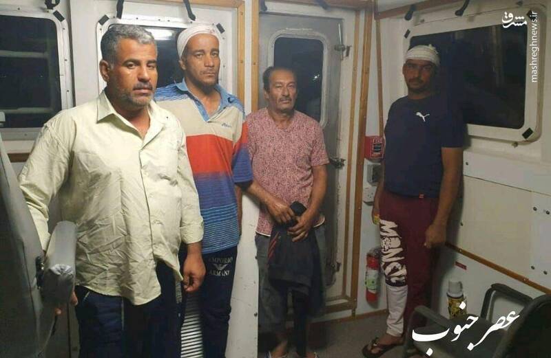 تصویری از افراد نجات یافته‌ شناور بهبهان در عراق
