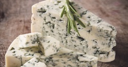 مصرف پنیر کپک زده برای مقابله با کرونا