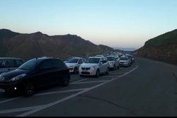 وضعیت تردد در محورهای شمالی ترافیک سنگین در جاده چالوس