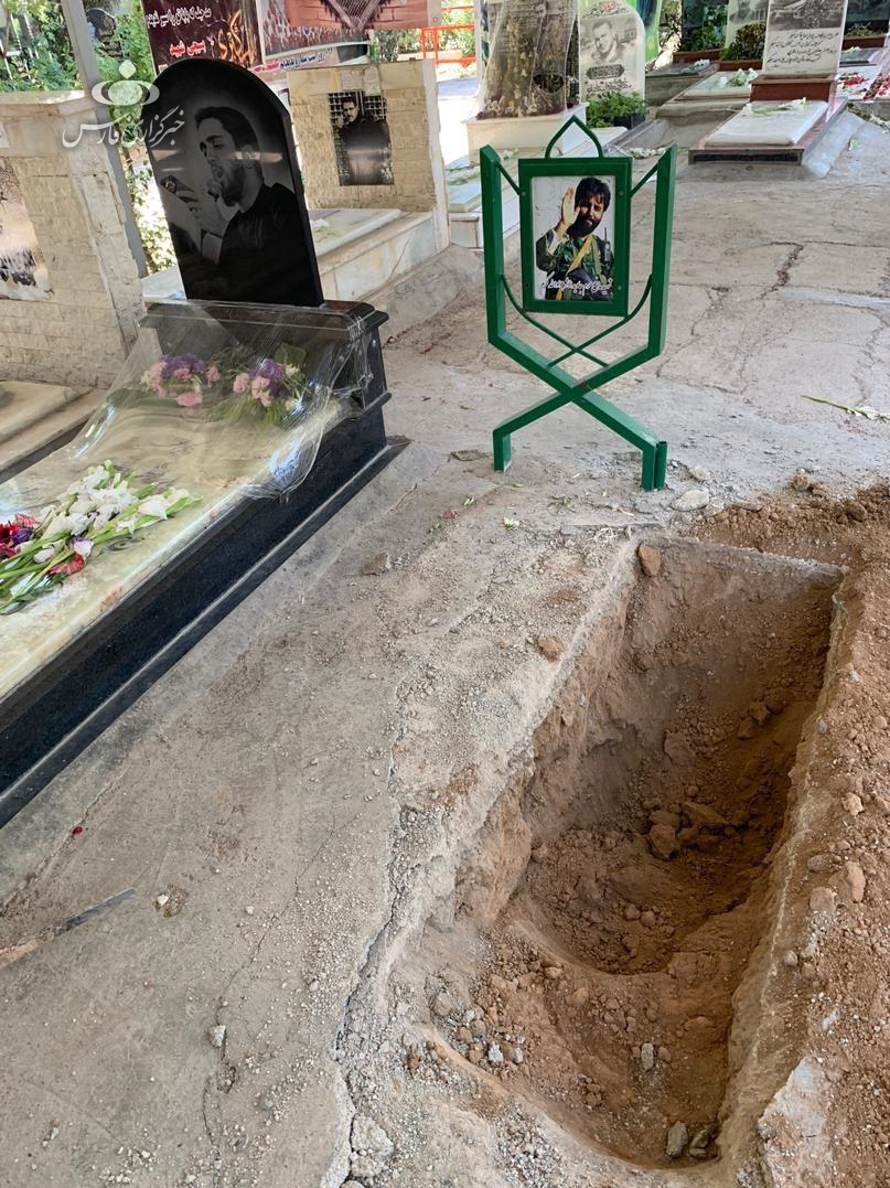 آماده سازی مزار شهید جواد الله کرم + تصاویر