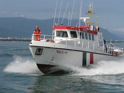 نجات ۵ ماهیگیر محلی توسط تیم جستجو و نجات دریایی بندر نوشهر