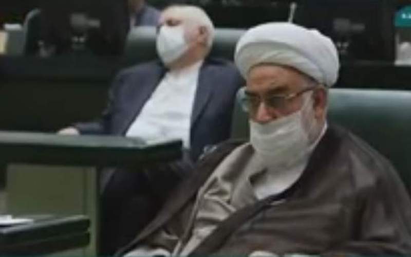 تصویر حاشیه ساز از ظریف در مجلس یازدهم و توضیح یک خبرنگار