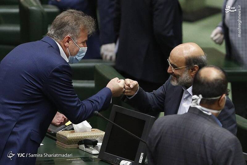مشت زنی رئیس صداوسیما در مجلس + عکس