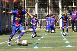 کاسبی داغ تابستانه مدارس فوتبال با مشارکت سلبریتی‌ها!
