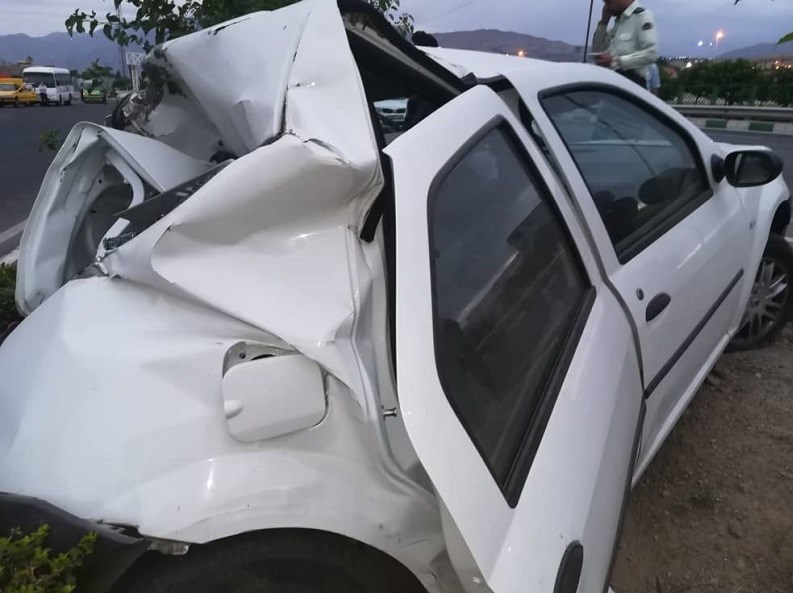 متلاشی شدن L۹۰ در برخورد با کامیون + تصاویر