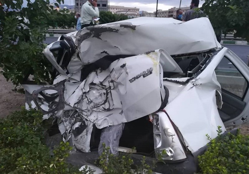 متلاشی شدن L۹۰ در برخورد با کامیون + تصاویر