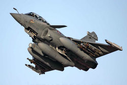 هند جنگنده‌های رافائل را تحویل گرفت