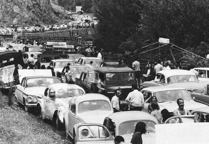 ترافیک جاده چالوس در دهه چهل + عکس