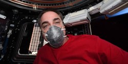 فضانورد ناسا با ماسک به زمین بازمی‌گردد