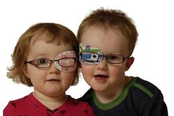تنبلی چشم در کودکان تا چه سنی قابل درمان است؟