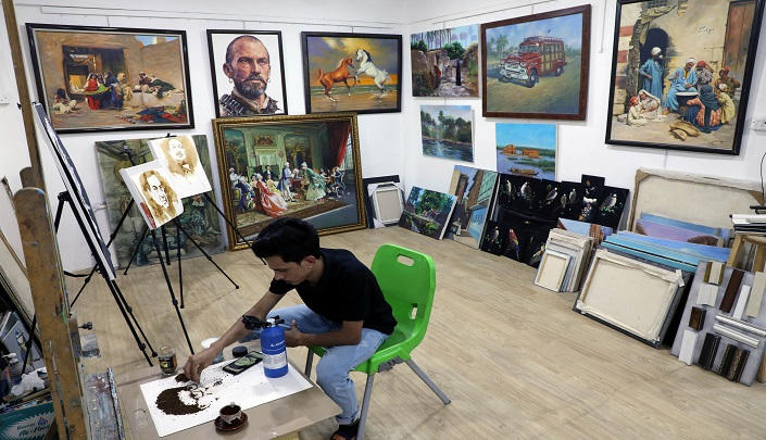 نقاشی‌های حیرت انگیز هنرمند عراقی با قهوه + عکس