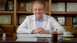 مردانی: ایران در آزمایش دارو‌ی کرونا موش آزمایشگاهی نیست