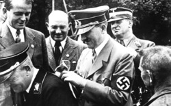 حراج دست نوشته های هیتلر در مونیخ