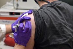 واکسن «بیوان تک» خواستار اجازه استفاده اضطراری شد