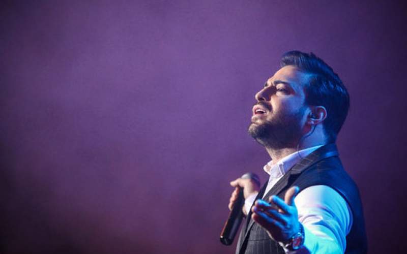 بابک جهانبخش خواننده پاپ در کنسرت