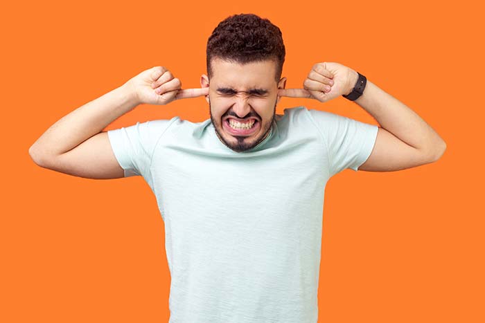 جساس شدن نسبت به صدای ساعت یک بیماری است؟!/ اختلال صدابیزای جساس شدن نسبت به صدای ساعت یک بیماری است؟!/ اختلال صدابیزای