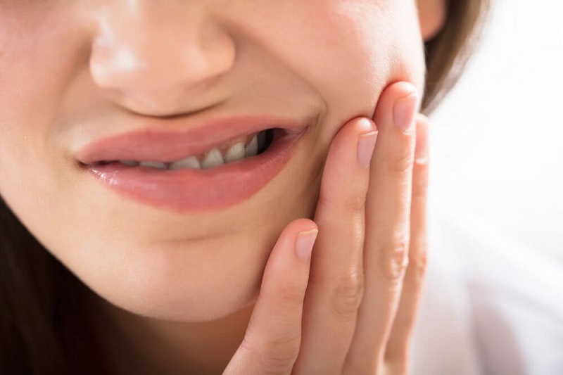 دلیل بروز مشکلات دندان در فصل زمستان