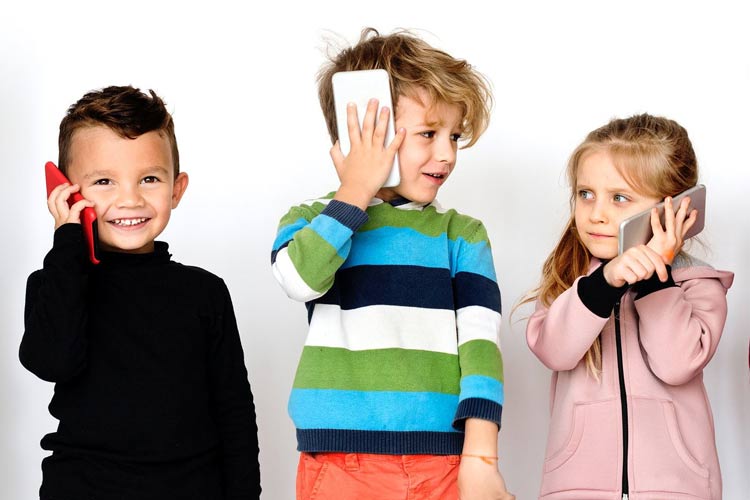 راهکارهایی برای کنترل اعتیاد کودکان و نوجوانان به فضای مجازی راهکارهایی برای کنترل اعتیاد کودکان و نوجوانان به فضای مجازی