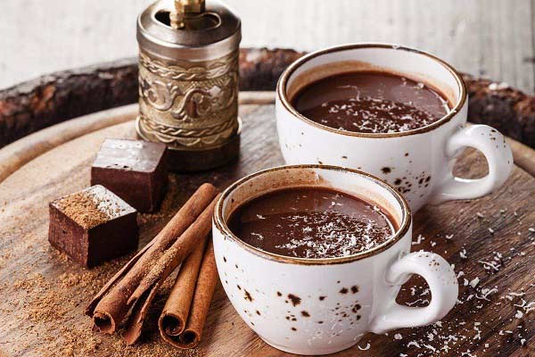 طرز تهیه هات چاکلت یا شکلات داغ خانگی
