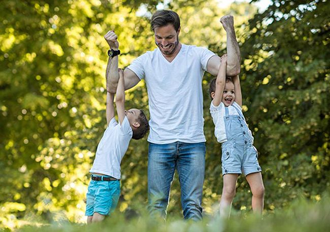 ۴ ویژگی پدر برای تربیت فرزند موفق
