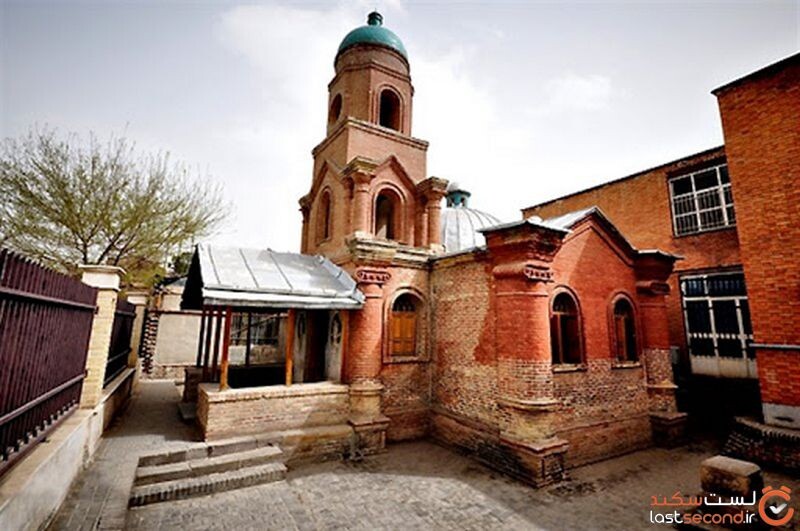 کلیسای قرمز