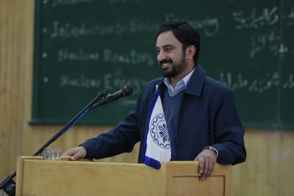 کاوه خداشناس